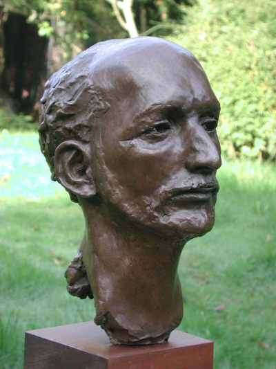 The Actor bust in bronze - three quarter view