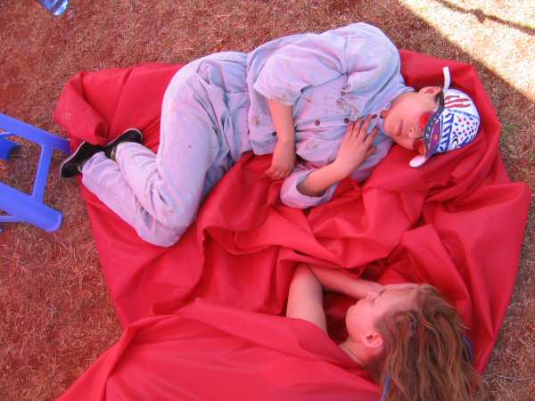 Taking an afternoon nap on the worksite at Daguan Park alongside Chinese sculptor Zhang Yaxi